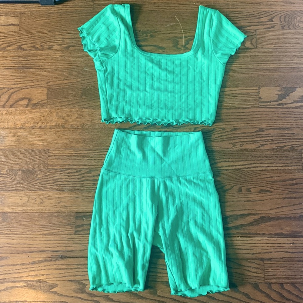 offline by aerie green workout set top